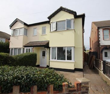 3 bedroom semi-detached house to rent - Photo 6