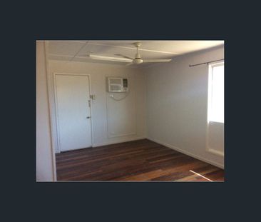 ***Lowset 3 Bedroom Home - Centrally Located - Photo 4