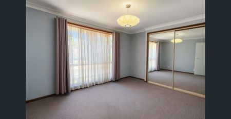 Light, Bright & Freshly Painted Home Near Schools and Shop - Photo 4