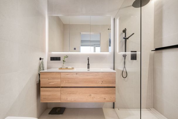 Appartement te huur: C. van Eesterenlaan 372 1019 KE Amsterdam - Photo 1