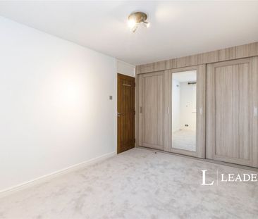 3 bedroom semi detached to rent Egmont Road, Walton-on-Thames, Surr... - Photo 3