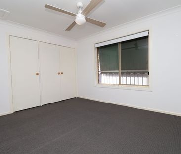 12 Bamarook Crescent Glenfield Park NSW - Photo 5