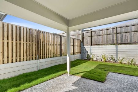 Modern 3-Bedroom Duplex - Photo 2