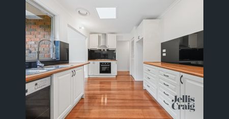 Updated 3 Bedroom Family Home! - Photo 3