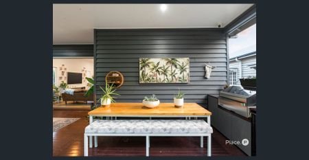 Charming Family Home - Photo 4