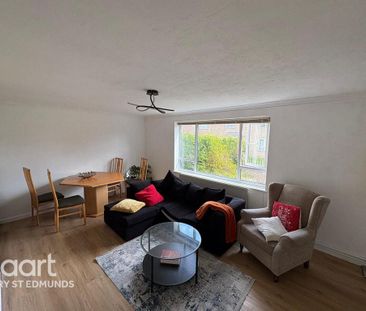 3 bedroom end of terrace house to rent - Photo 2