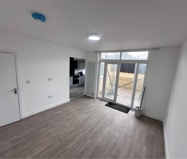 1 Bed Flat, Horfield, BS7 - Photo 4
