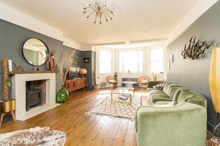 3 bedroom flat to rent - Photo 2