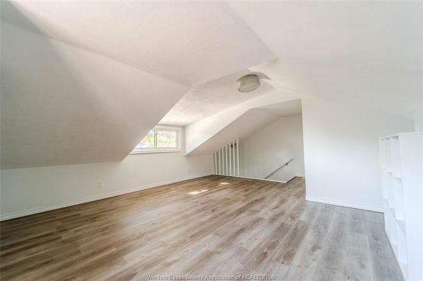 For Lease - 966 CURRY Avenue, Windsor, Ontario - Photo 1