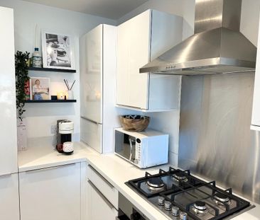 2 bedroom flat to rent - Photo 2