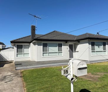 A charming family home - Photo 3