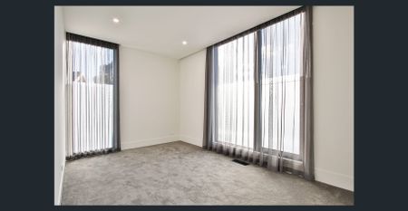 BE IMPRESSED BY STYLE, SPACE & SOPHISTICATION! - Photo 3