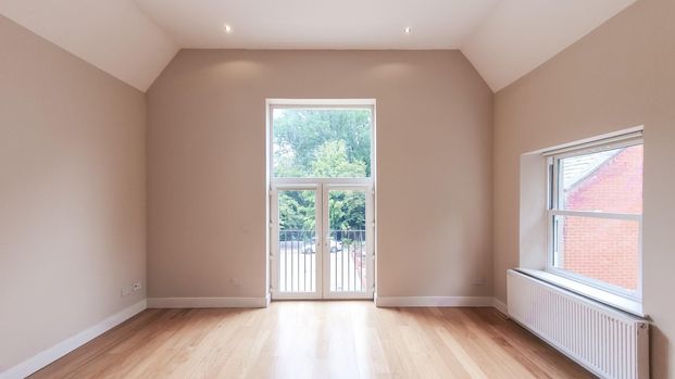 The Mansion, Whitney Wood, Stevenage - Photo 1