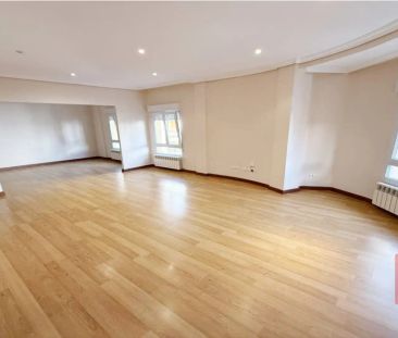 Piso de alquiler en Santander - Emilio Pino, Centro - Ayuntamiento - Foto 1