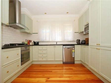 1/4 Jean Street, Reservoir VIC 3073 - Photo 5