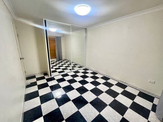 ENTERTAINERS DELIGHT - Photo 1