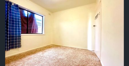 Family Home - Photo 2