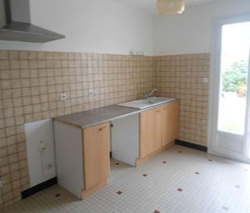 Location Maison 4 pièces 93m² CHASSENEUIL DU POITOU 86360 - Photo 2