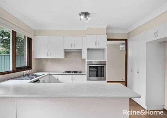 Neat & Spacious Family Home - Walk to Shoalhaven River - Photo 1