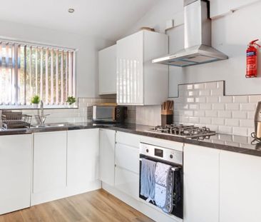 2 bed End Terraced House for Rent - Photo 1