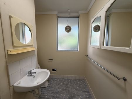 Low Maintenance Apartment in Amazing Location - Photo 4