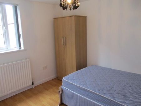 Upstairs Apartment, 16C Rugby Avenue, Queens Quarter, Belfast, BT7 1RG - Photo 4
