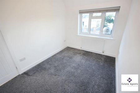 2 Bedroom House - Semi-Detached To Let - Photo 4