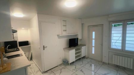 Studio meublé de 13 m² situé en plein cœur de Puteaux - Photo 5