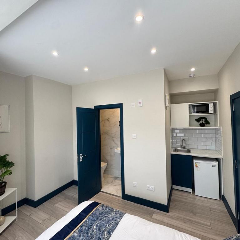 Studio to rent - Photo 1