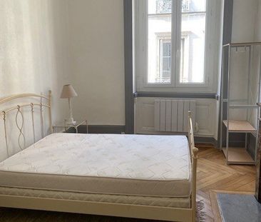 Location Appartement 2 pièces Meublé 48m² ST ETIENNE 42000 - Photo 2