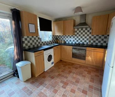 1 bedroom in a house share to rent - Photo 5