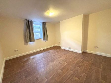 Basement Flat, Campbell Street, Bristol, Somerset, BS2 - Photo 5