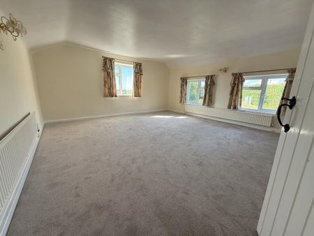 4 bedroom detached house to rent - Photo 3