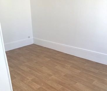 Location Appartement 2 pièces 27m² ISSY LES MOULINEAUX 92130 - Photo 2