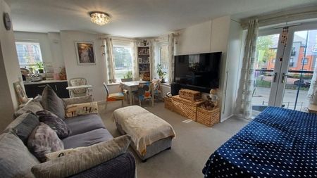 Shepherds Green Road, Shirley - Photo 3