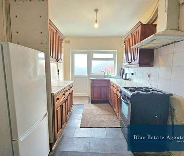 Standard Road, Hounslow, TW4 - Photo 3