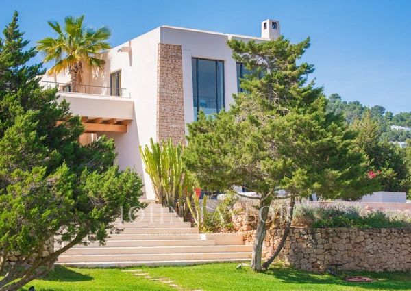 Es Cubells, Balearic Islands 07839