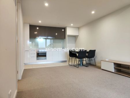 1Bedrooms, 1Bathrooms - Photo 2