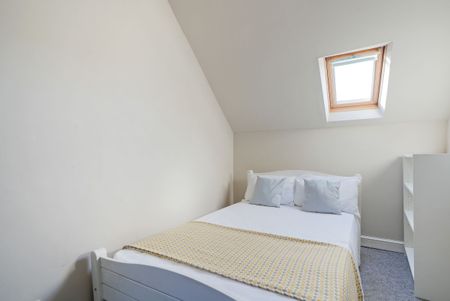 6 bedroom flat to rent - Photo 3