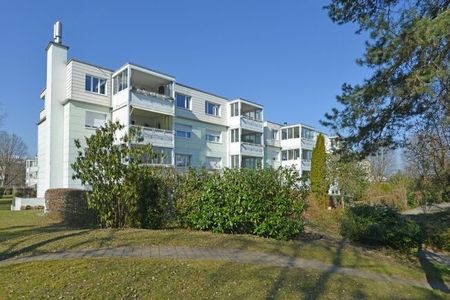 Family-friendly location with lake view - Photo 2