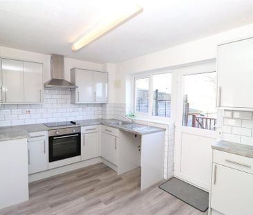 2 bedroom semi-detached house to rent - Photo 4