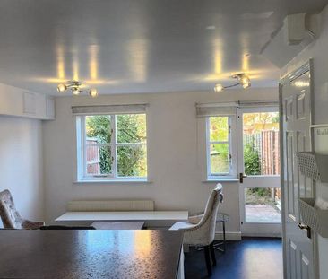 5 bedroom semi-detached house to rent - Photo 6