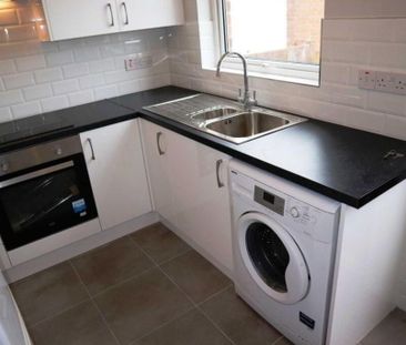 11 West Circular Road, Ballygomartin, Belfast, BT13 3QA - Photo 4