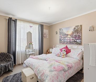Four Bedroom Family Home - Photo 6