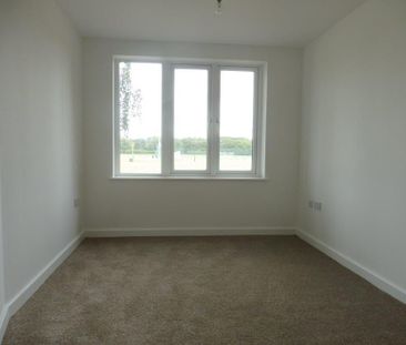 Bushfield, Orton Goldhay, Peterborough - Photo 2