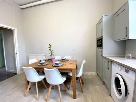 4 bedroom flat to rent - Photo 3