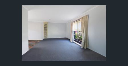 Low Maintenance 3 Bedroom Home - Photo 4