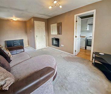 1 bed flat to rent in Bridgewater Court, Langley, SL3 - Photo 2