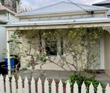 Prime Location! - Photo 3