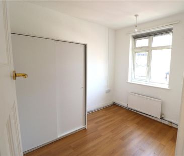 2 bedroom maisonette to rent - Photo 2